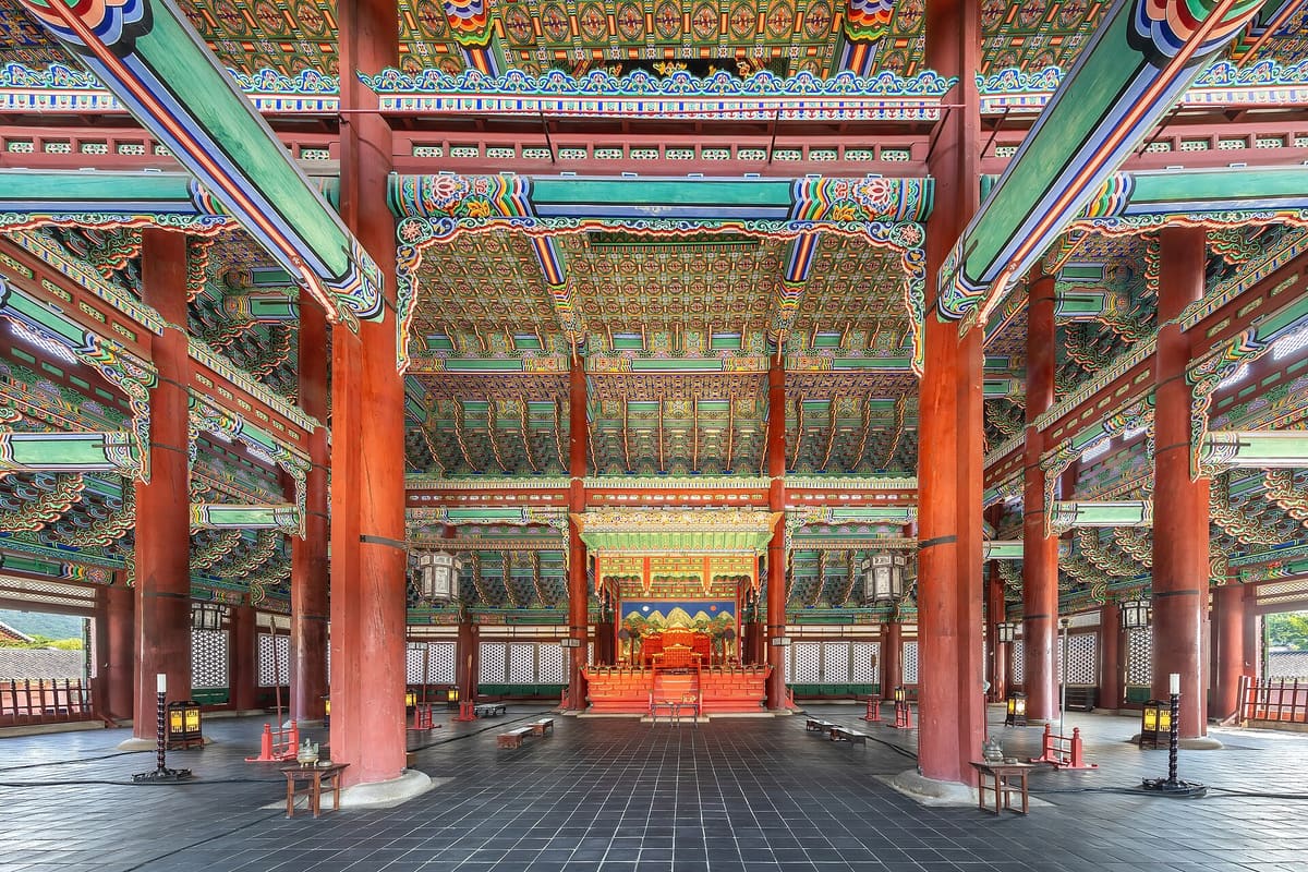 Gyeongbokgung Palace — Interior view of the Geunjeongjeon Hall at Gyeongbokgung Palace in Seoul