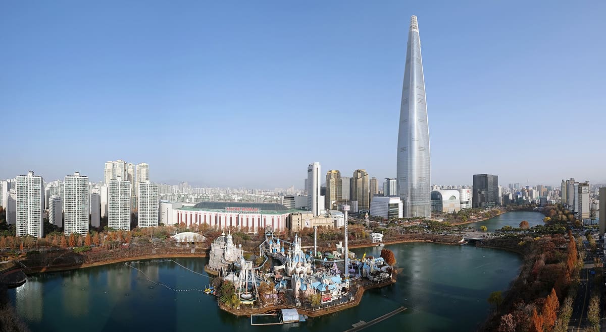 Lotte World Tower above Jamsil by day