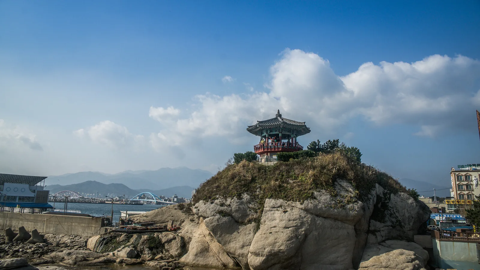 Yeonggeumjeong pavilion on its rocky East Sea outcrop, reached by the shore bridge in Sokcho