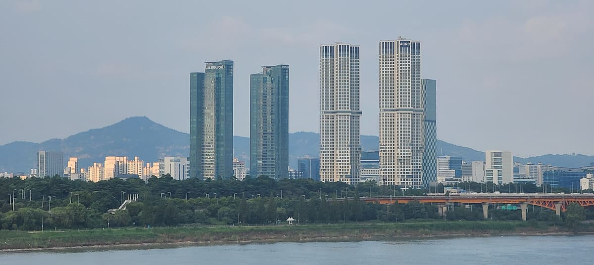 Seoul Forest — Seoul Forest seen from Dongho Bridge