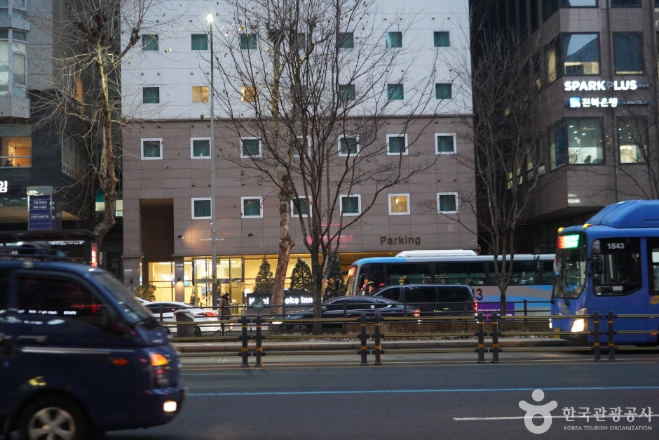 Toyoko Inn Seoul Gangnam entrance viewed across Gangnam-daero