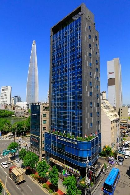 Rosana Boutique Hotel tower with Lotte World Tower in the distance